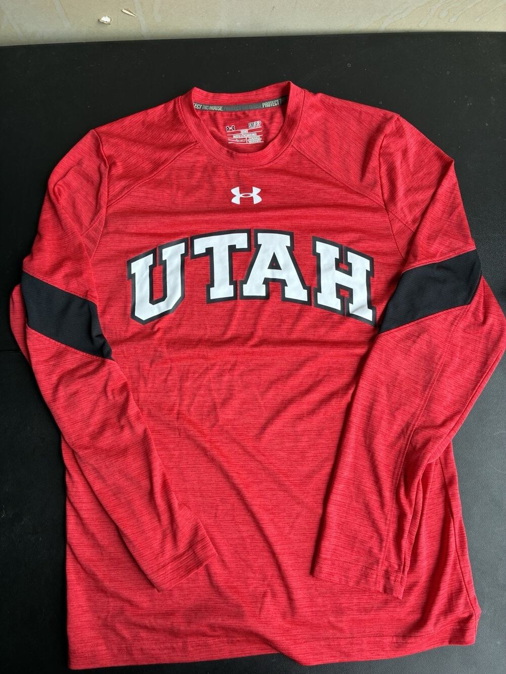 Utah Utes Under Armour Long Sleeve Shirt Mens Small Loose Heat Gear College